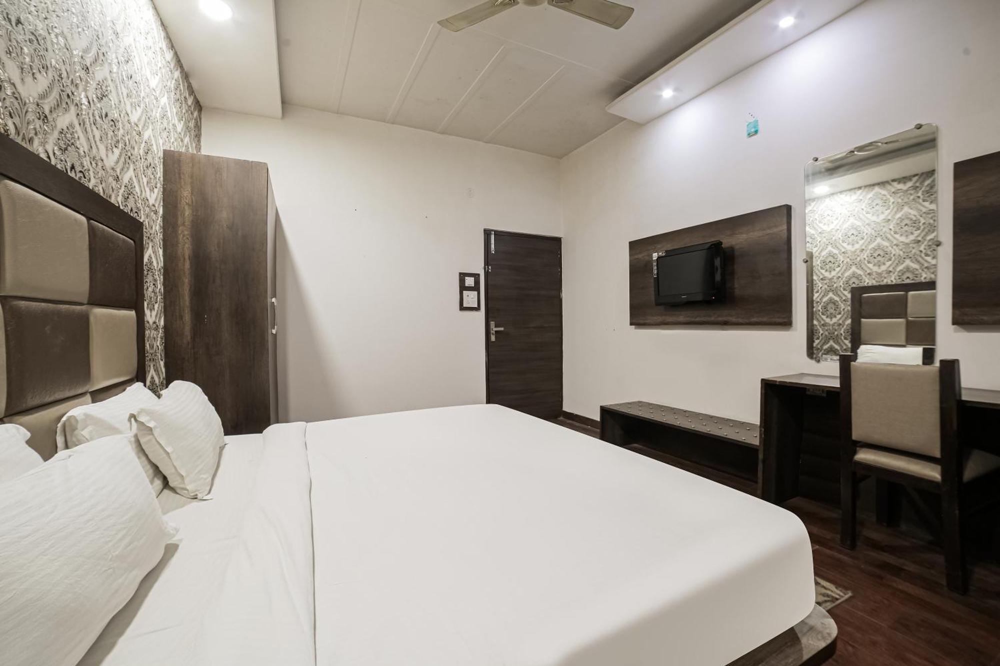 Hotel Townhouse Hollywood Heights Amritsar Exterior foto